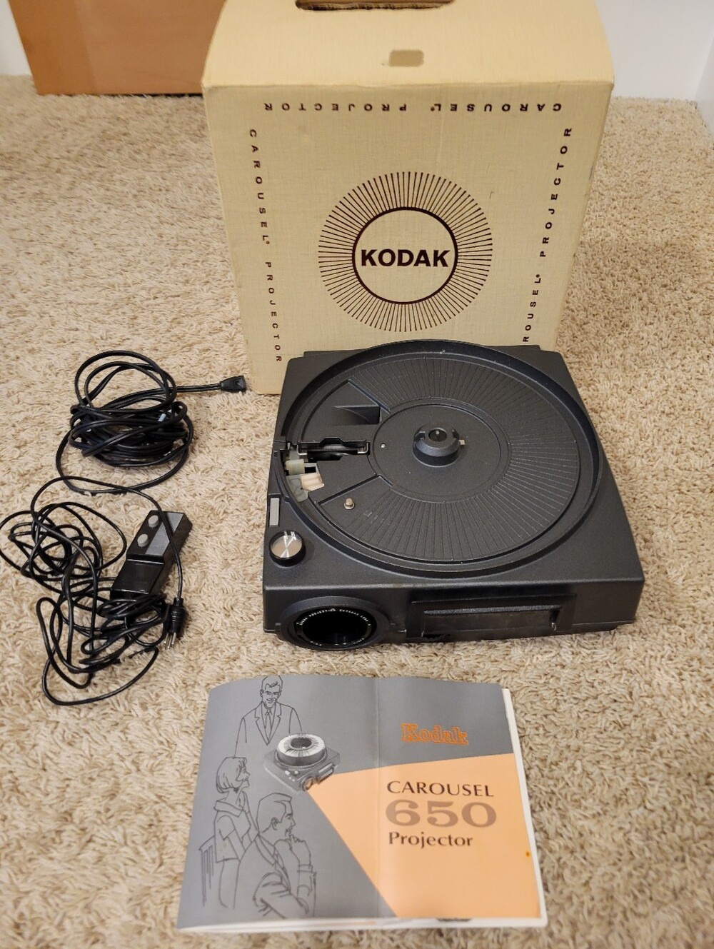 Kodak Carousel 650 Slide Projector Original Box Works Nice Machine